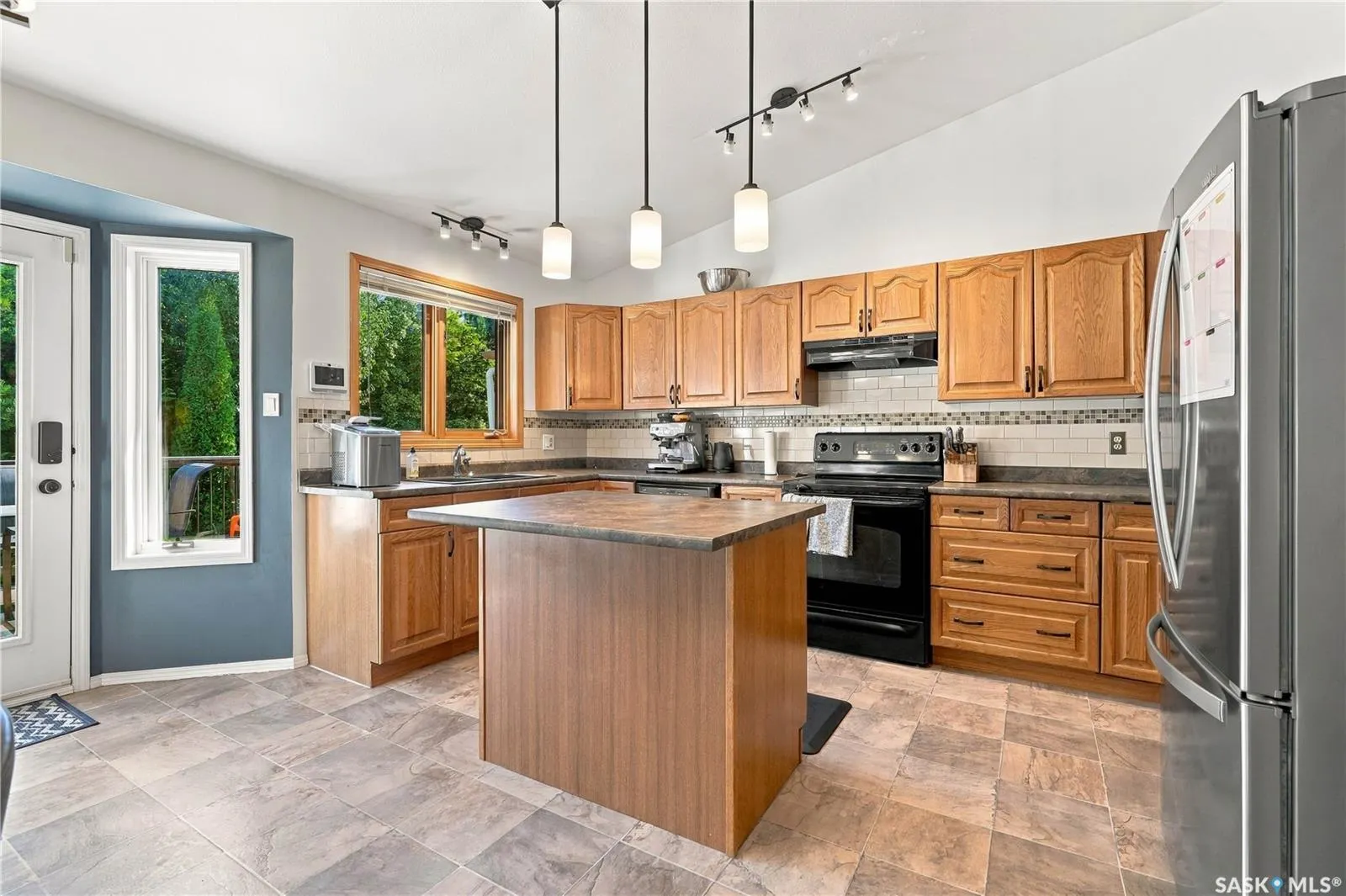 1122 Hurley WAY