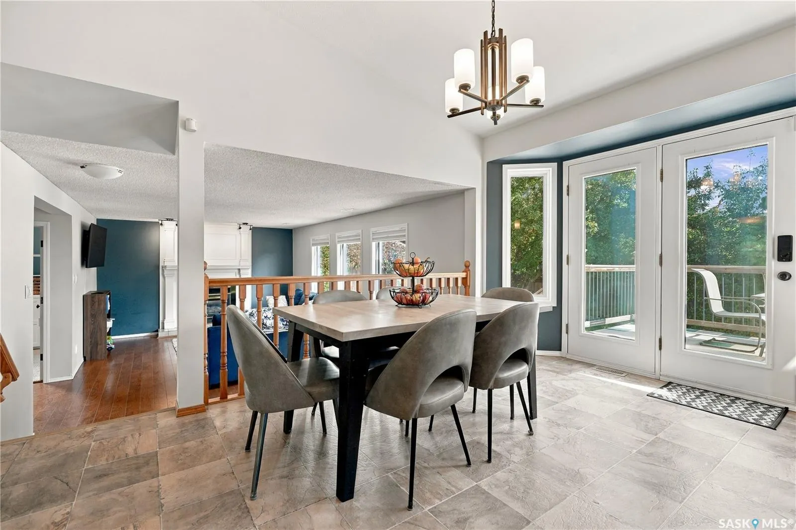 1122 Hurley WAY