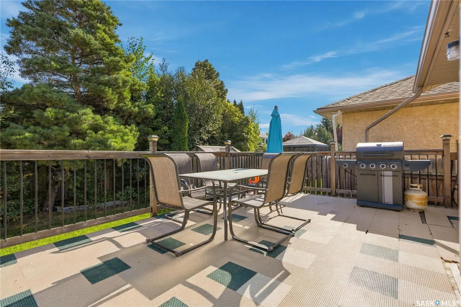 1122 Hurley WAY