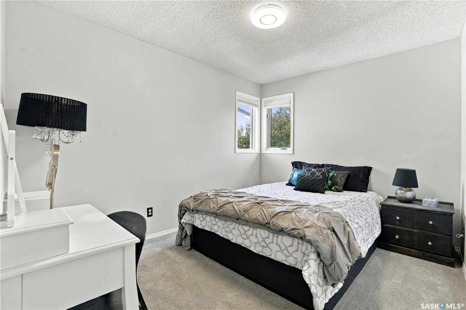 1122 Hurley WAY