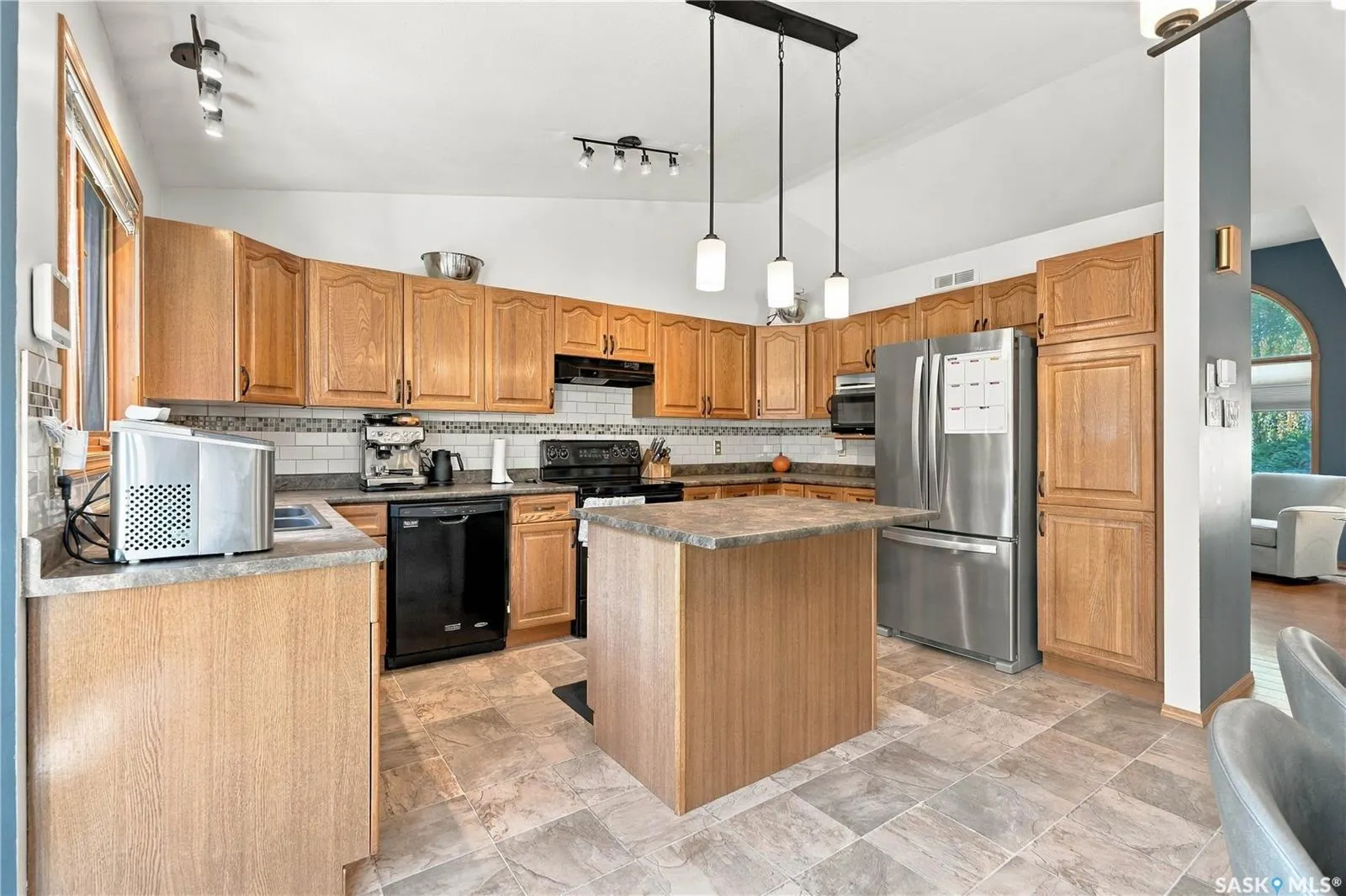 1122 Hurley WAY