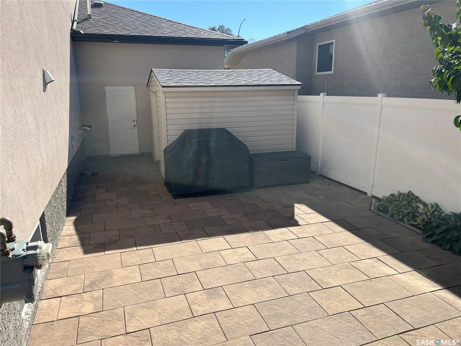1914 LAURIER CRESCENT E
