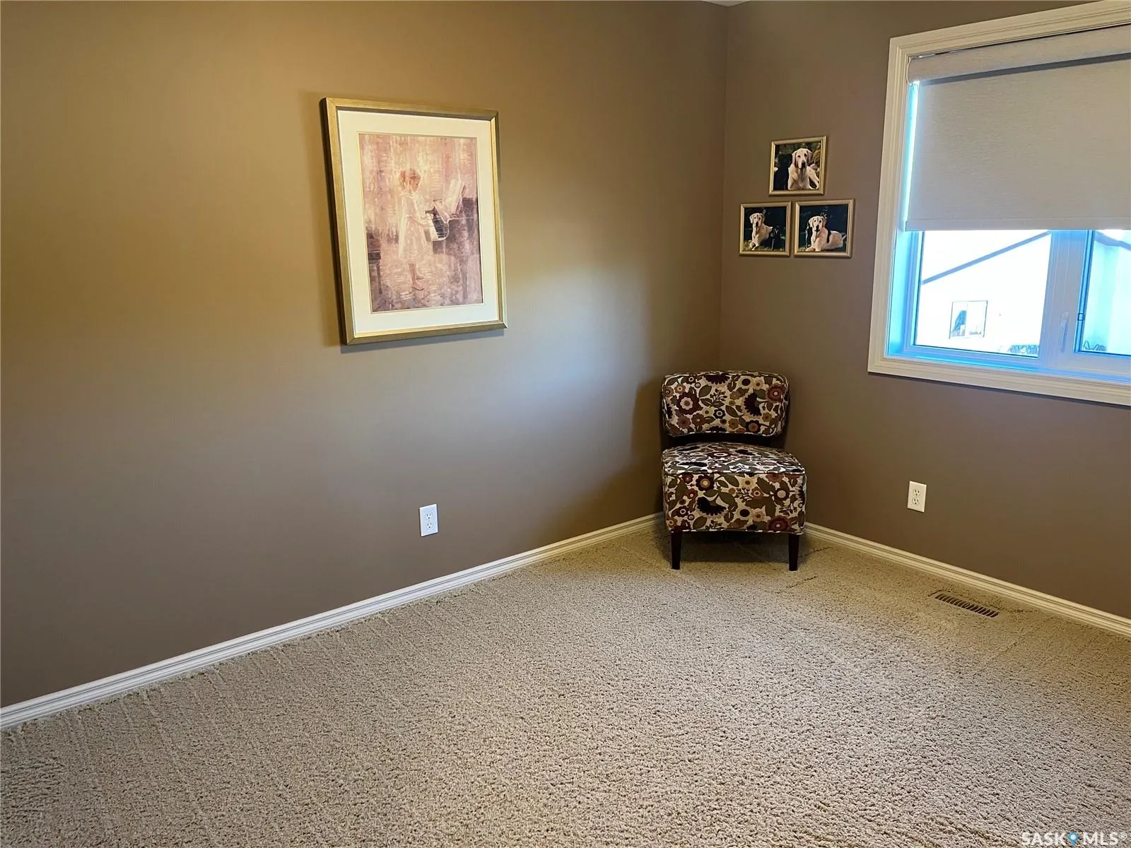 1914 LAURIER CRESCENT E