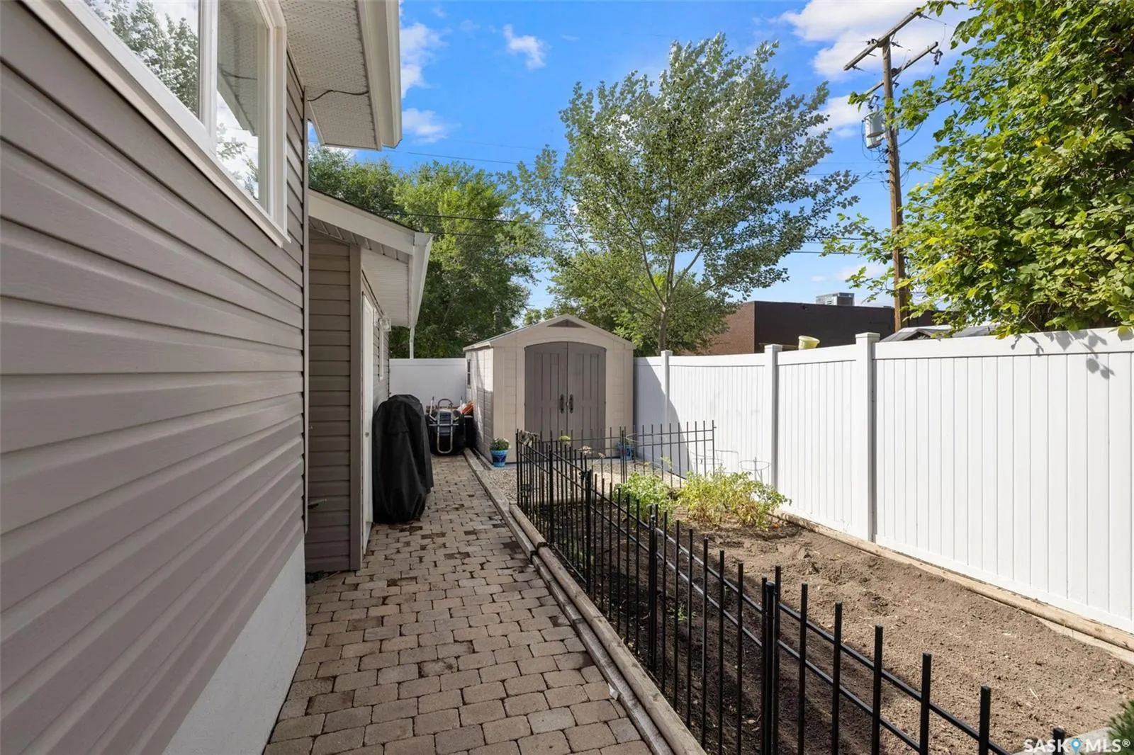 2122 Wascana STREET