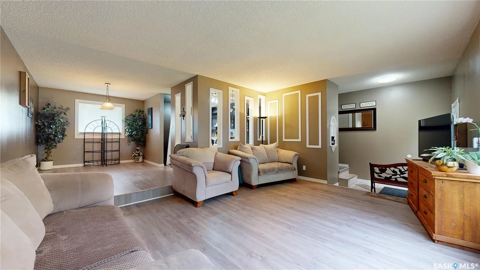 255 Litzenberger CRESCENT