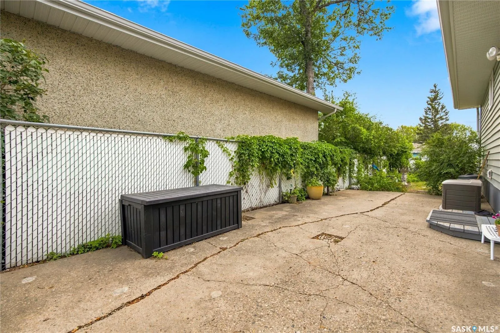 448 ROBINSON STREET