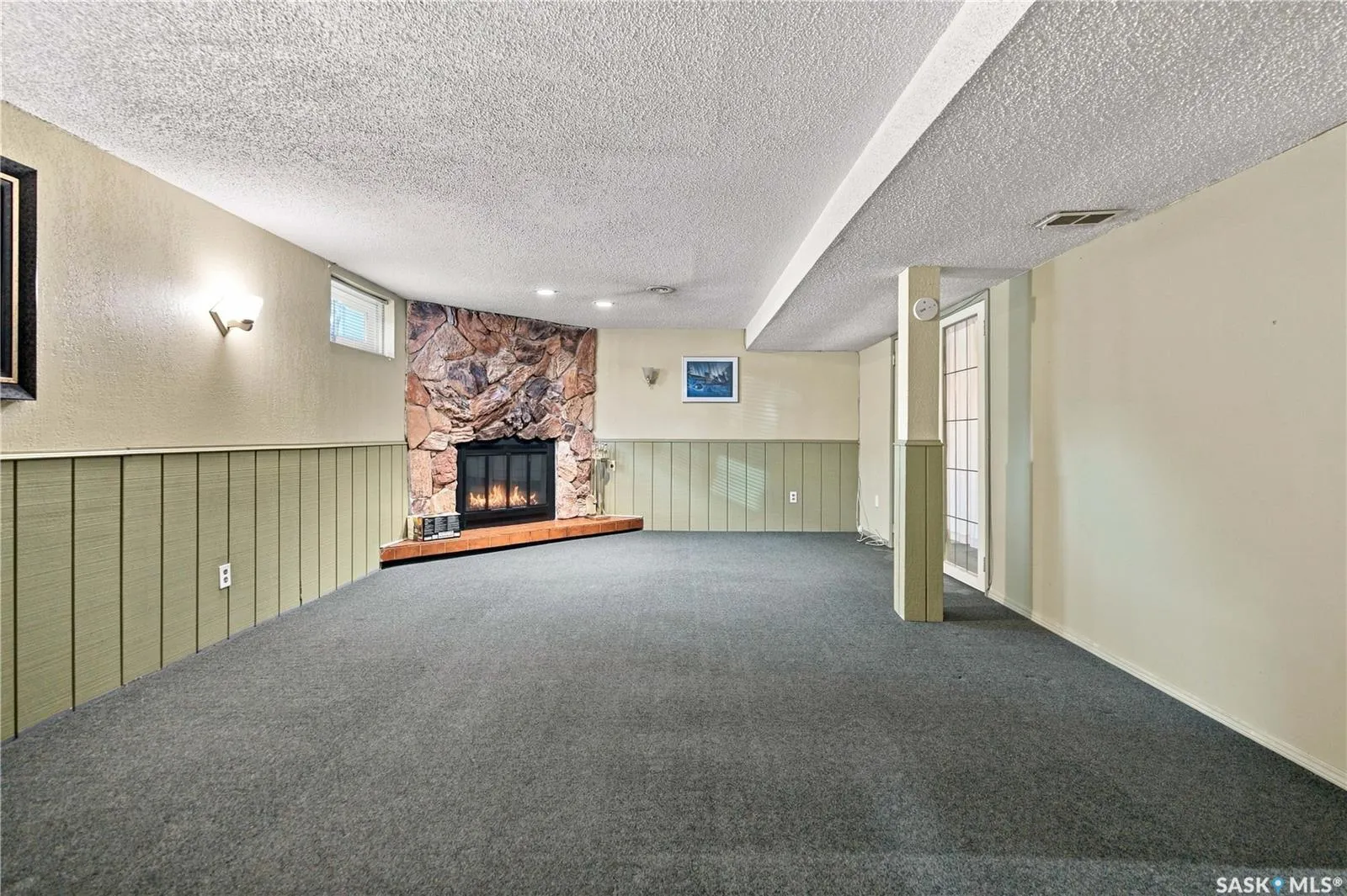 448 ROBINSON STREET