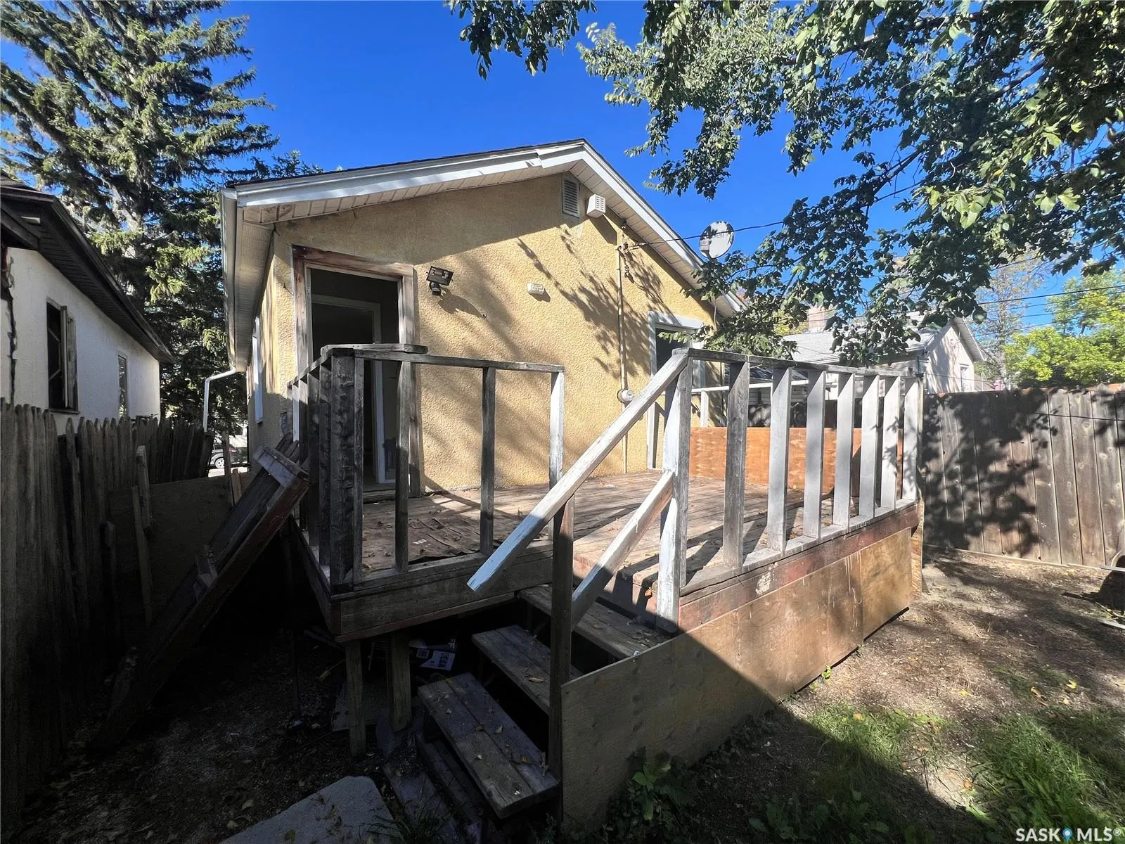 1227 Wascana STREET