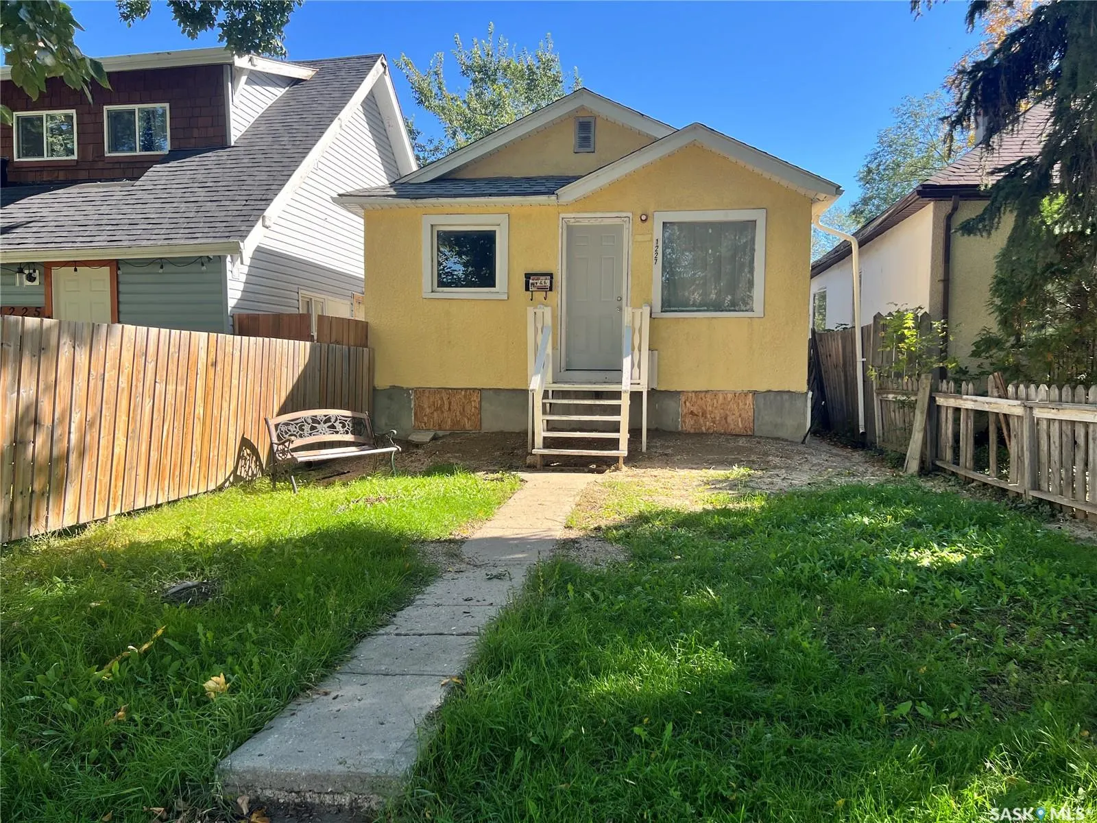 1227 Wascana STREET