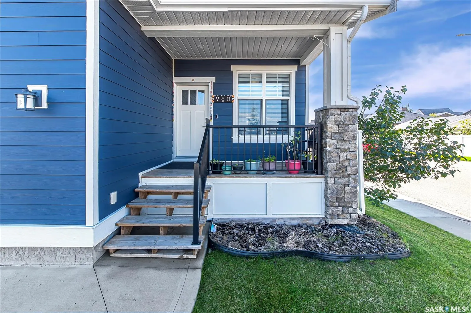 402 Meadows BOULEVARD