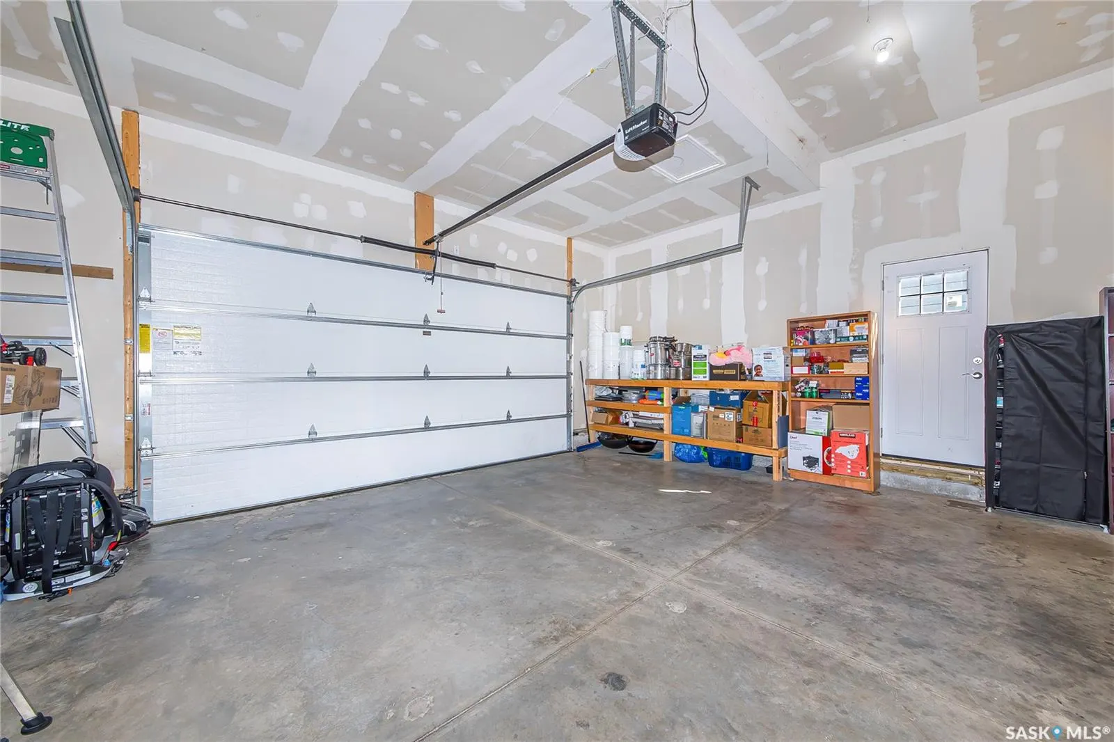 402 Meadows BOULEVARD