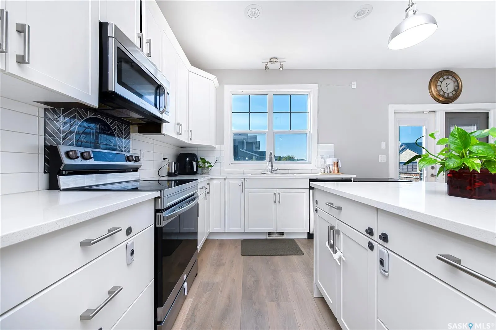 402 Meadows BOULEVARD