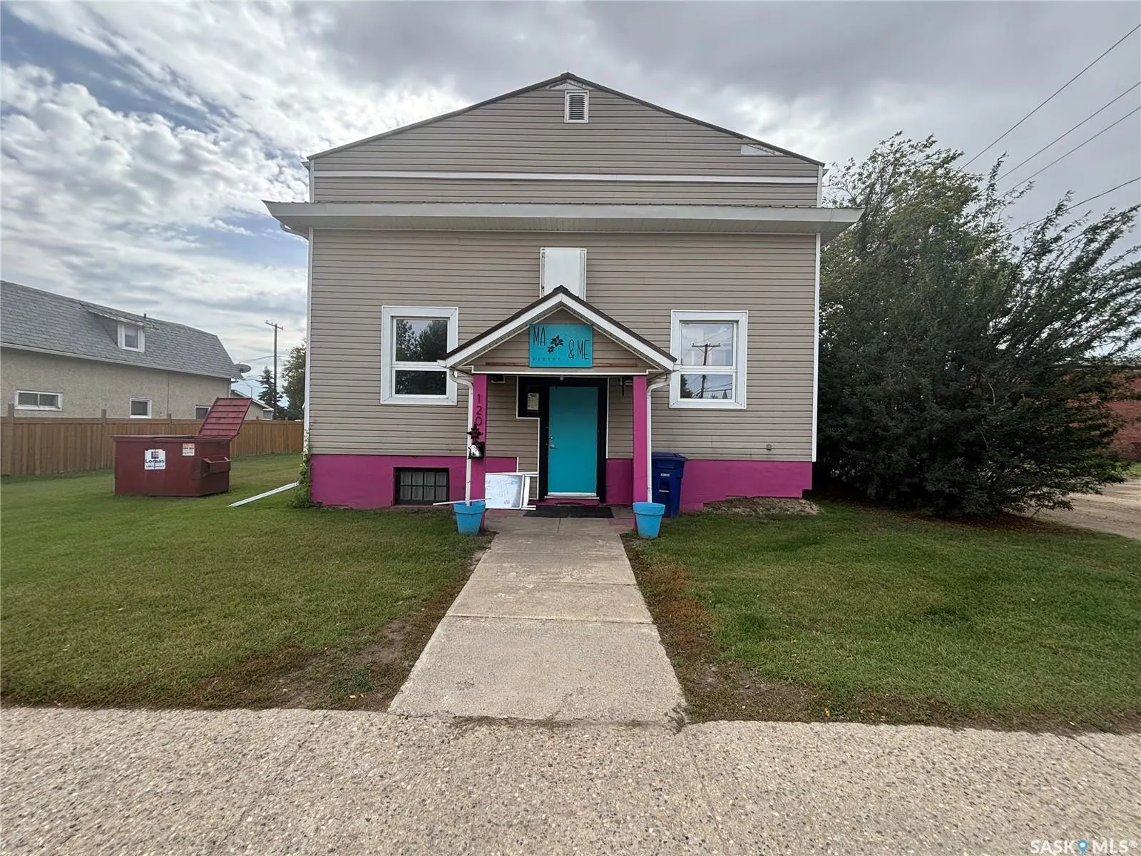 120 3RD AVENUE E