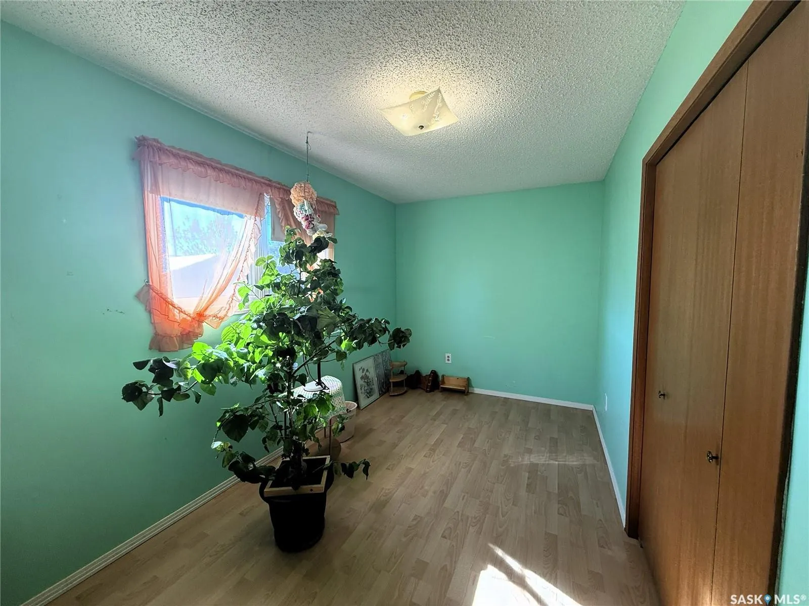 433-435 25th STREET E
