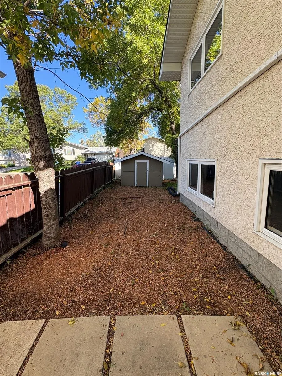 147 Fuhrmann CRESCENT