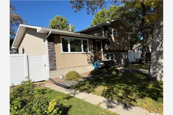 147 Fuhrmann CRESCENT