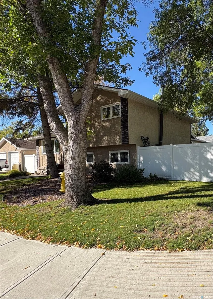 147 Fuhrmann CRESCENT
