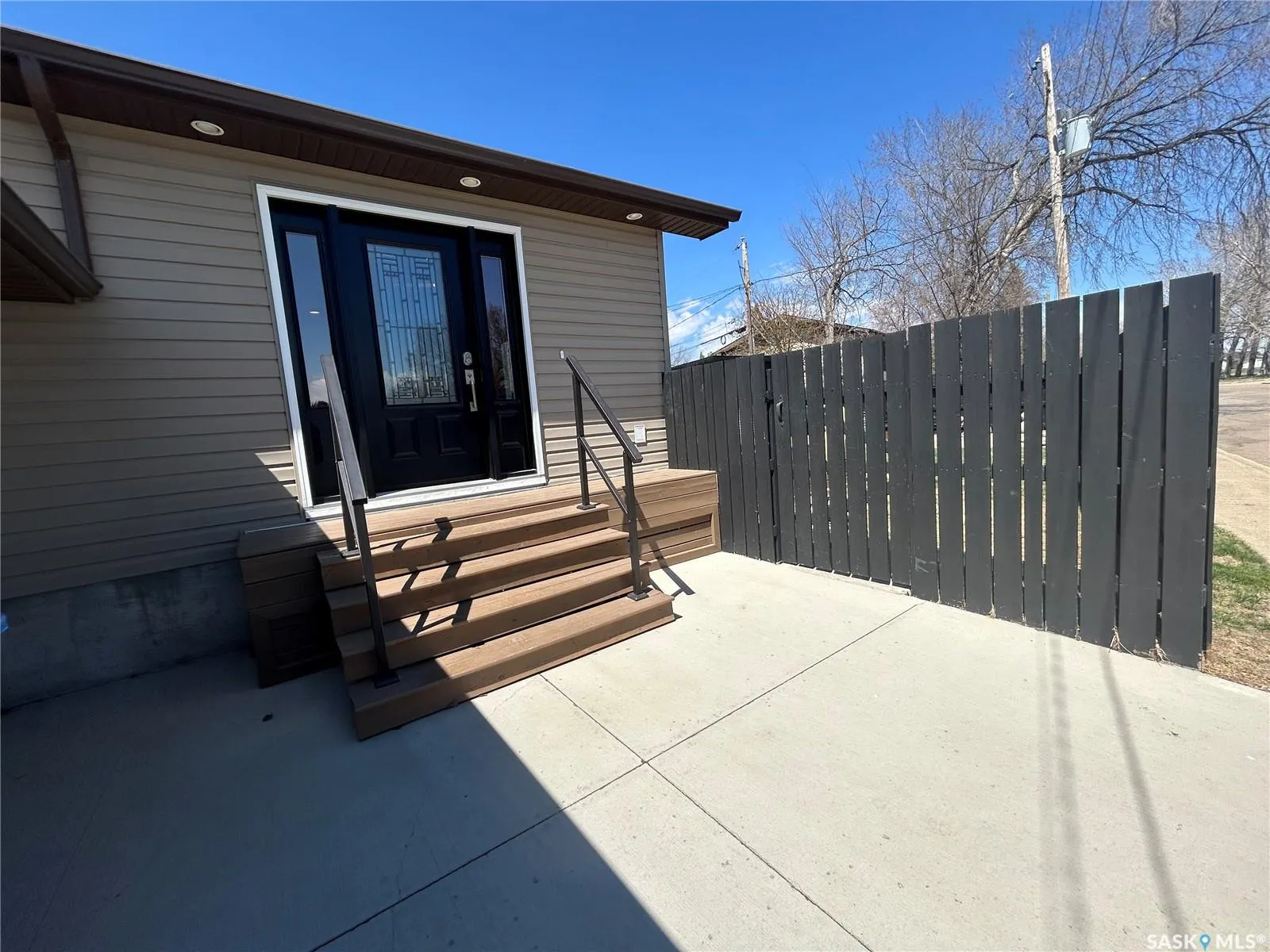 1613 Dieppe CRESCENT