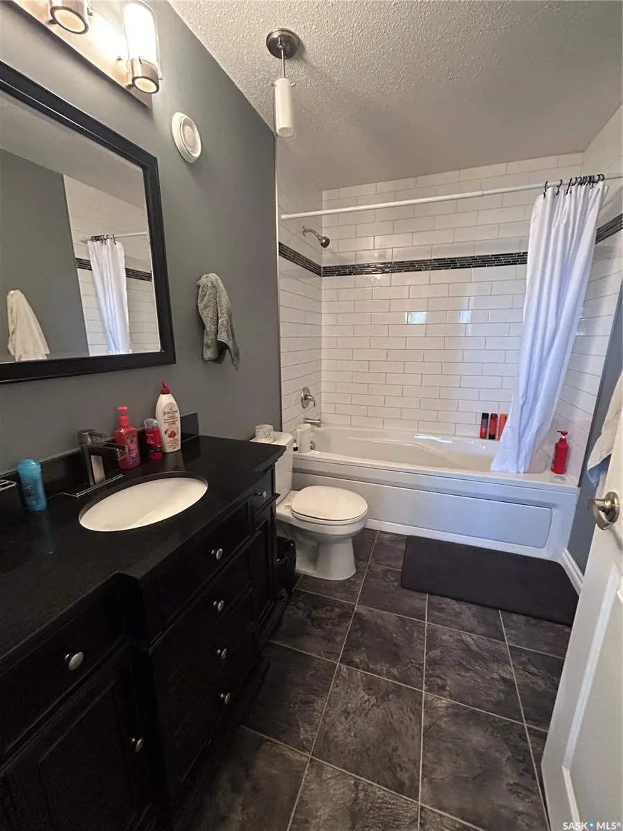 1613 Dieppe CRESCENT