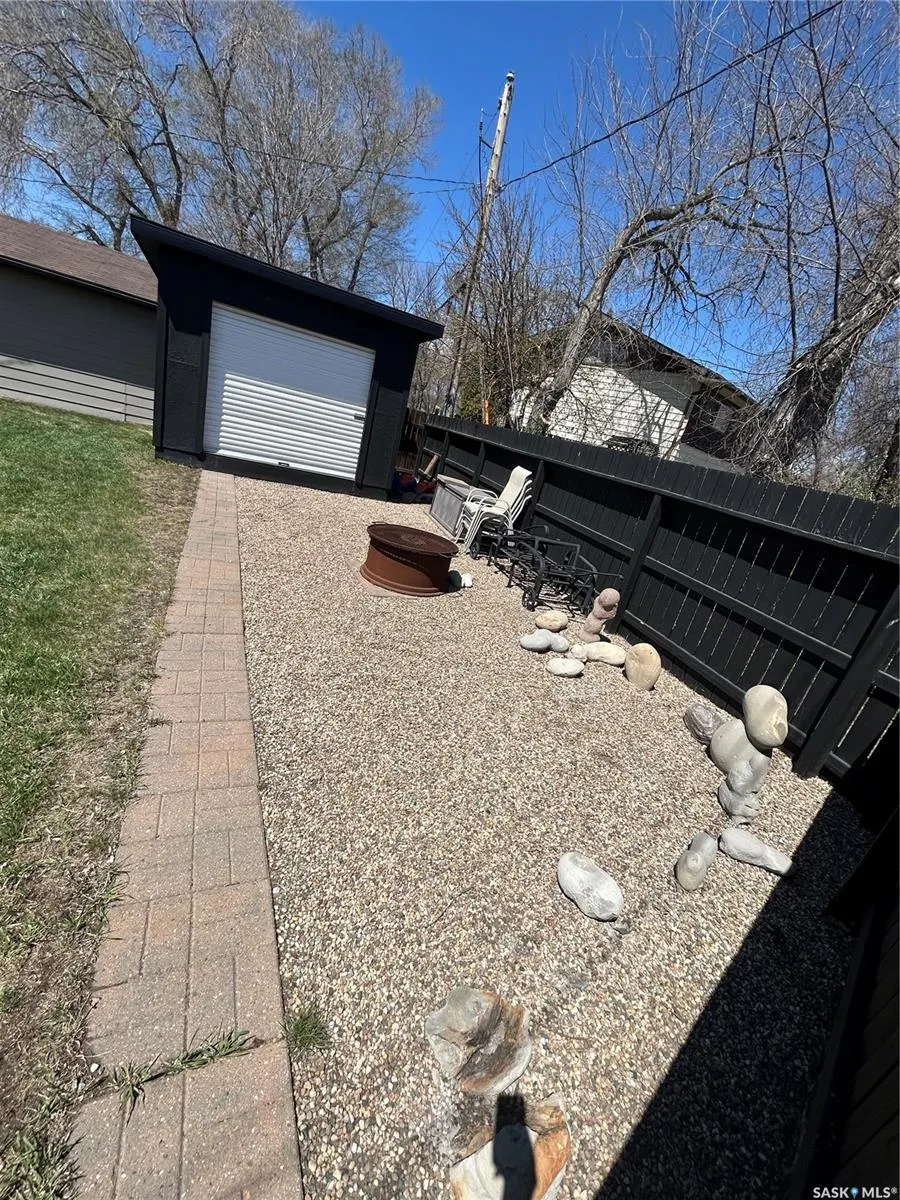 1613 Dieppe CRESCENT