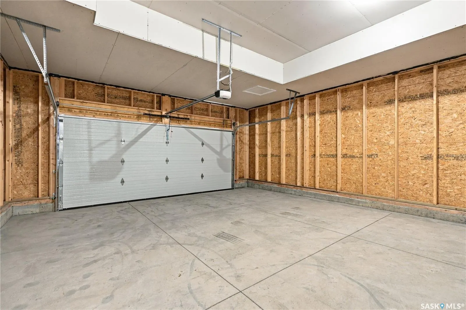 213 Veterans DRIVE