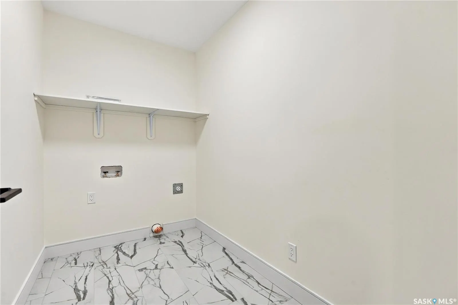 213 Veterans DRIVE
