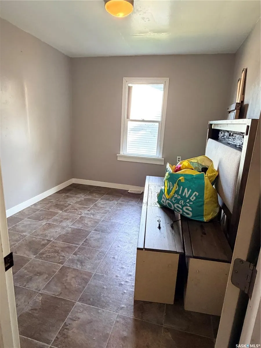 438 3rd STREET