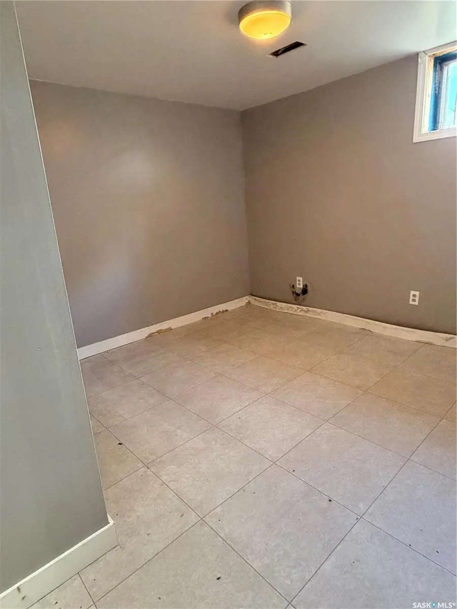 438 3rd STREET