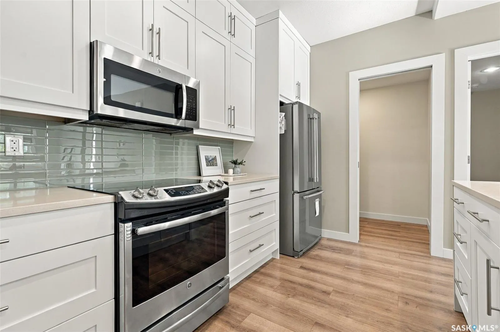 103 Willis CRESCENT #24