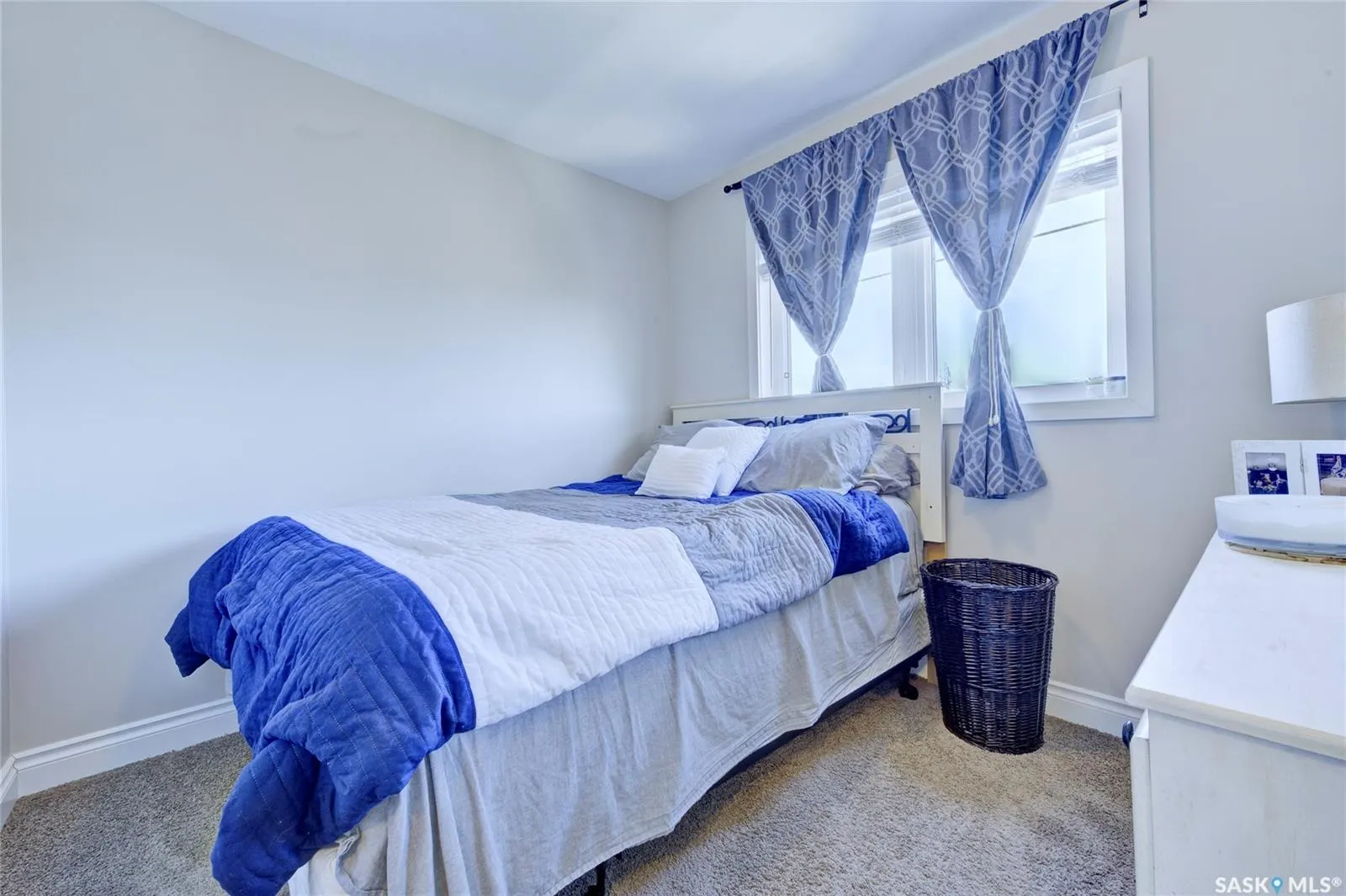 416 Redwood CRESCENT