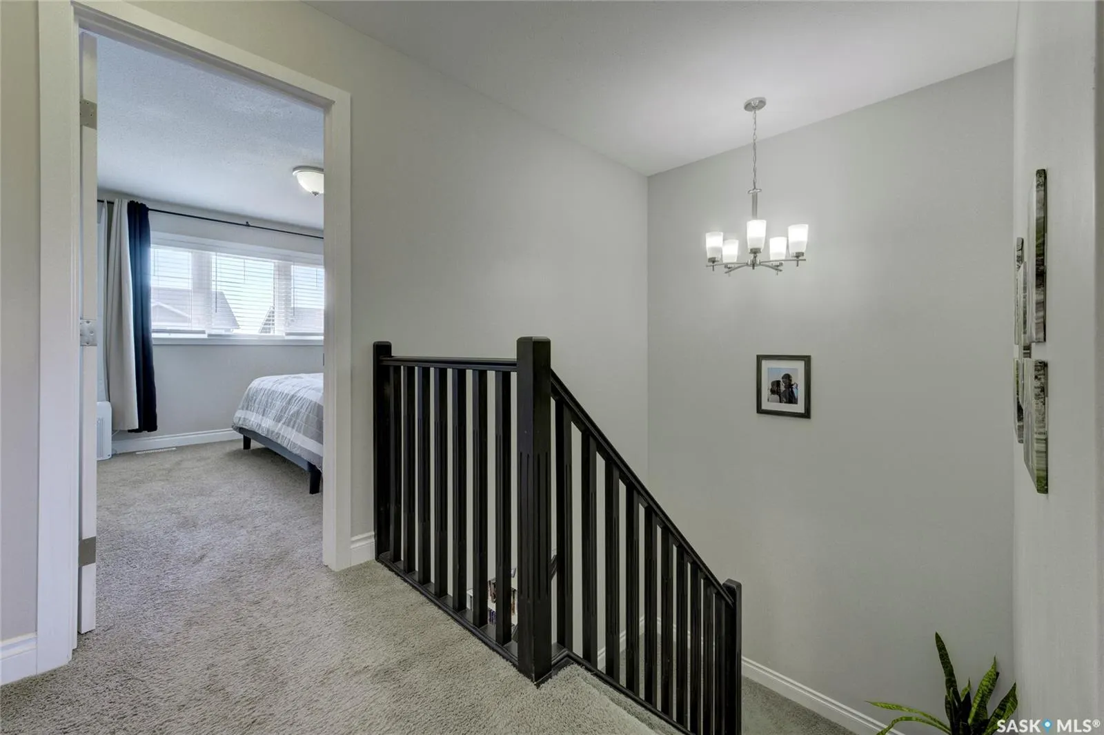 416 Redwood CRESCENT