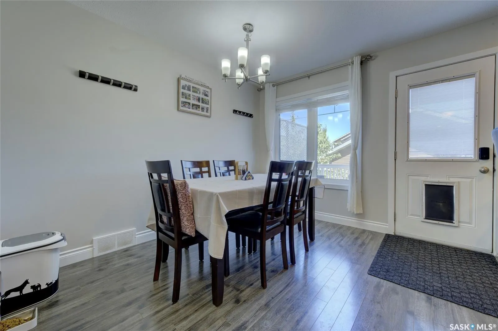 416 Redwood CRESCENT