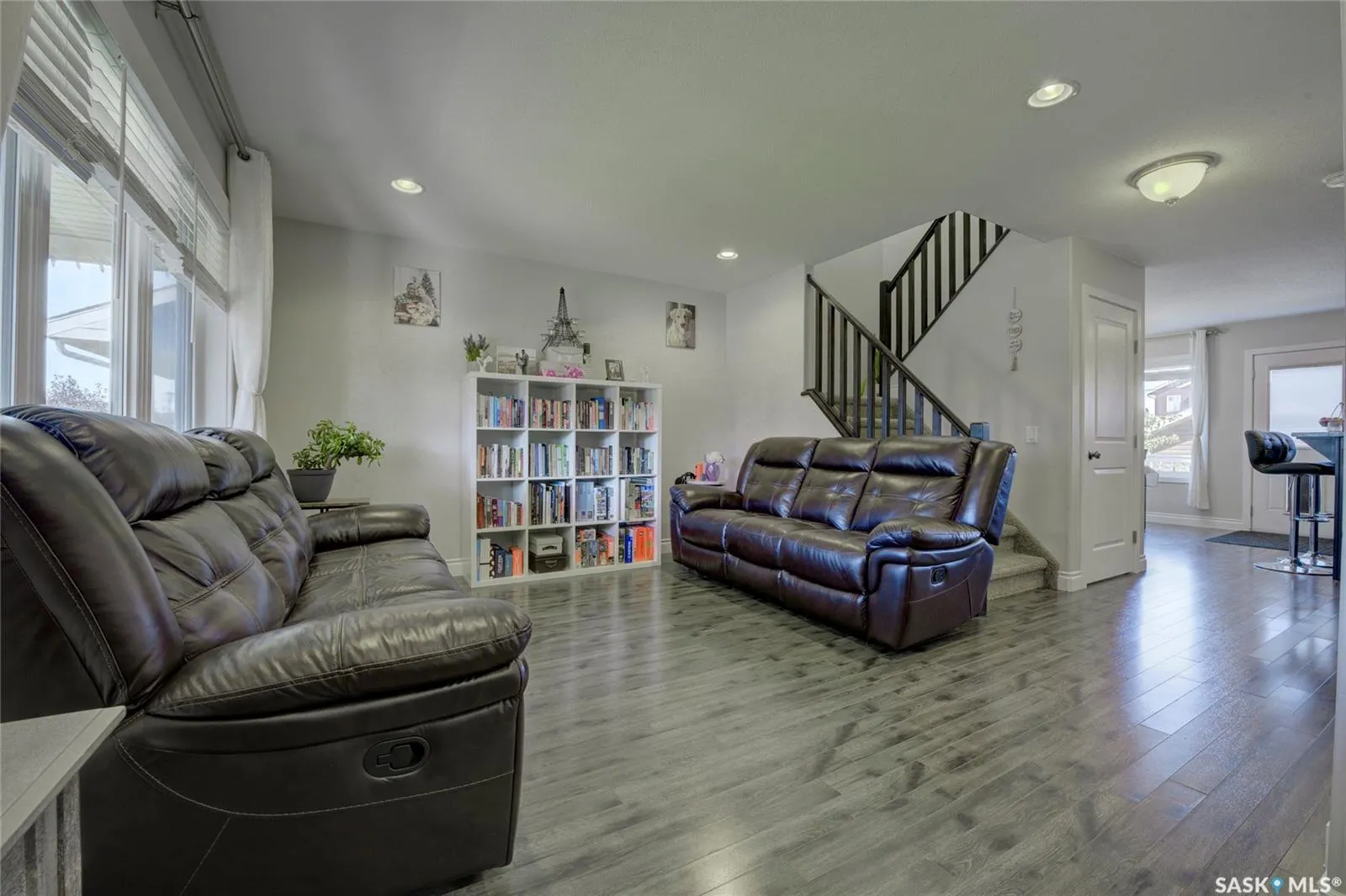 416 Redwood CRESCENT