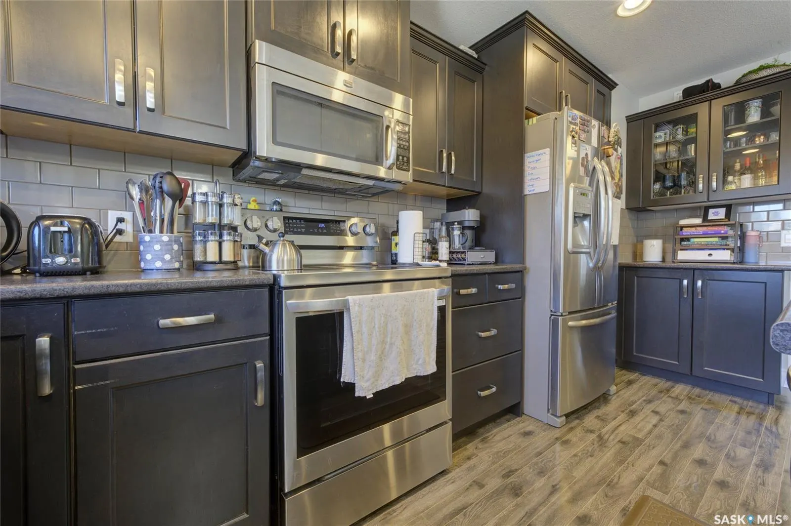 416 Redwood CRESCENT