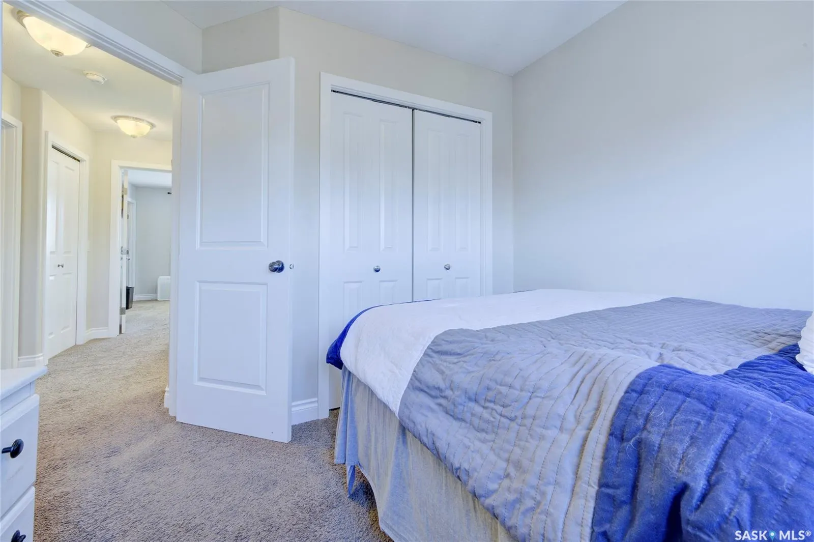 416 Redwood CRESCENT