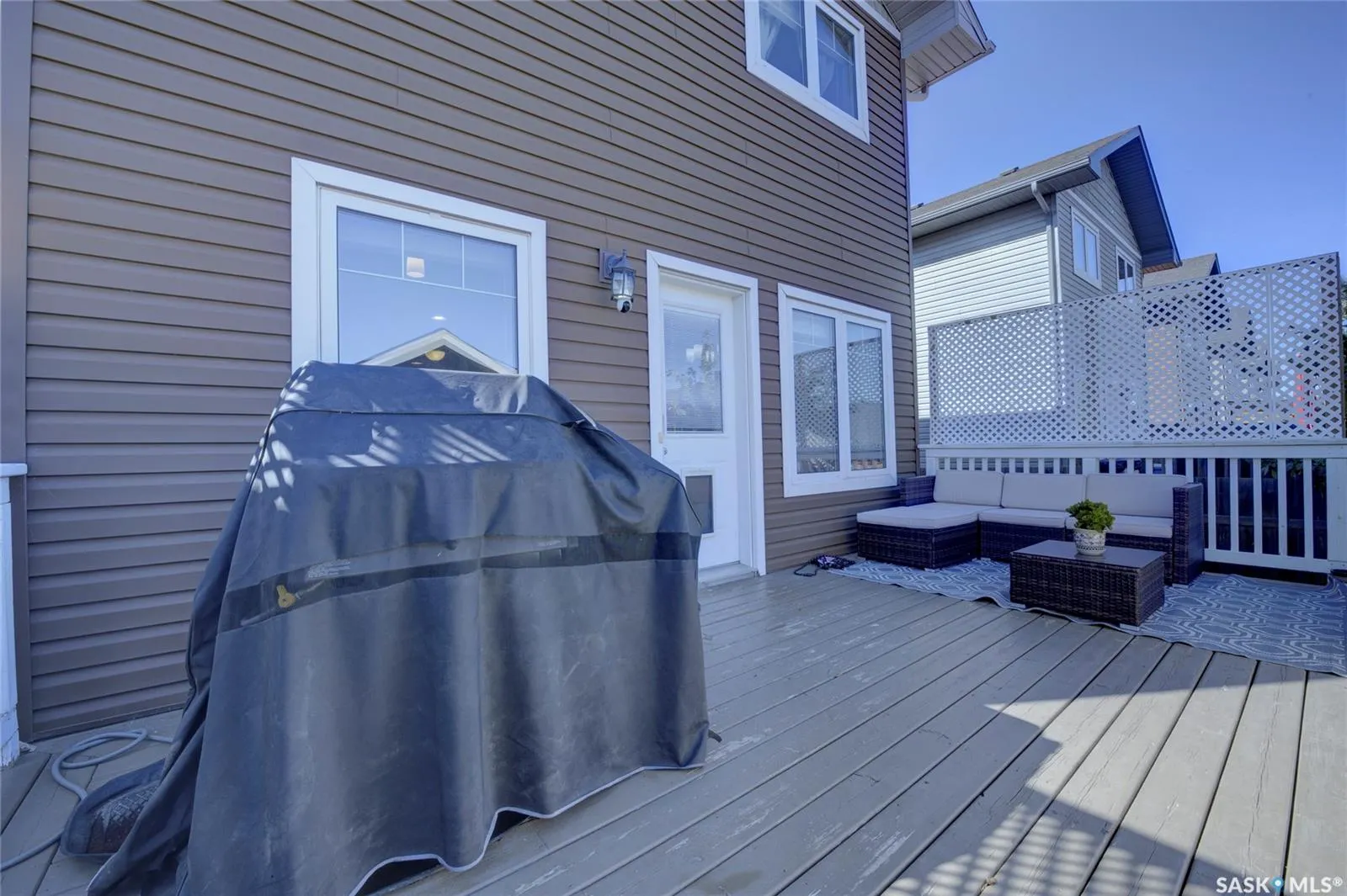 416 Redwood CRESCENT