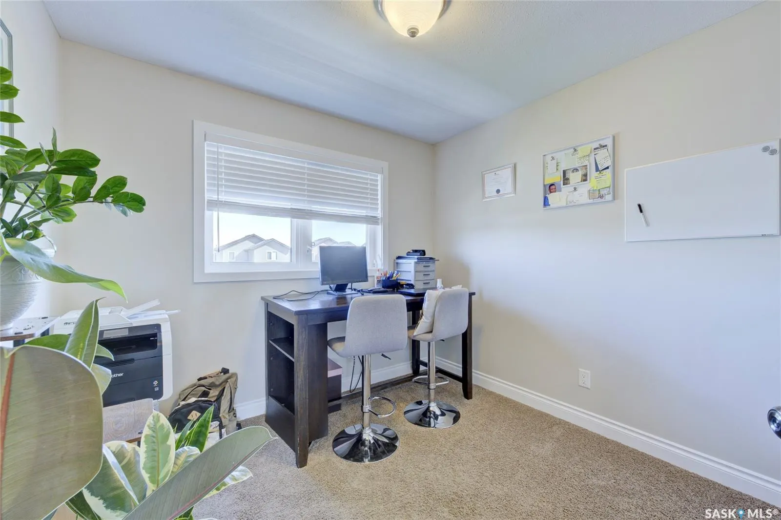 416 Redwood CRESCENT