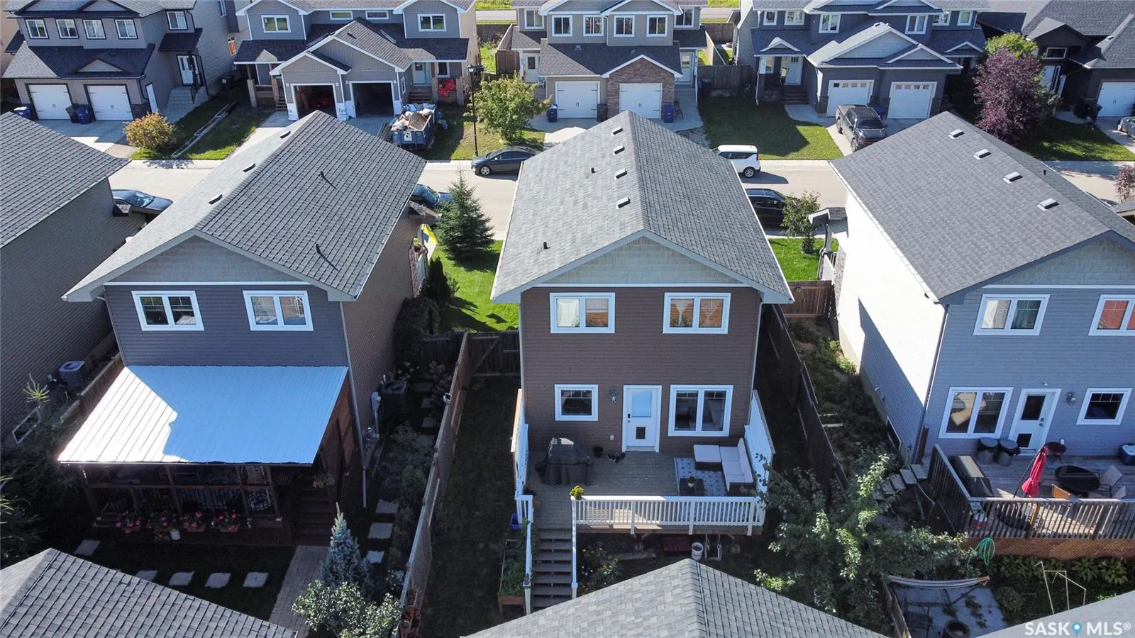416 Redwood CRESCENT