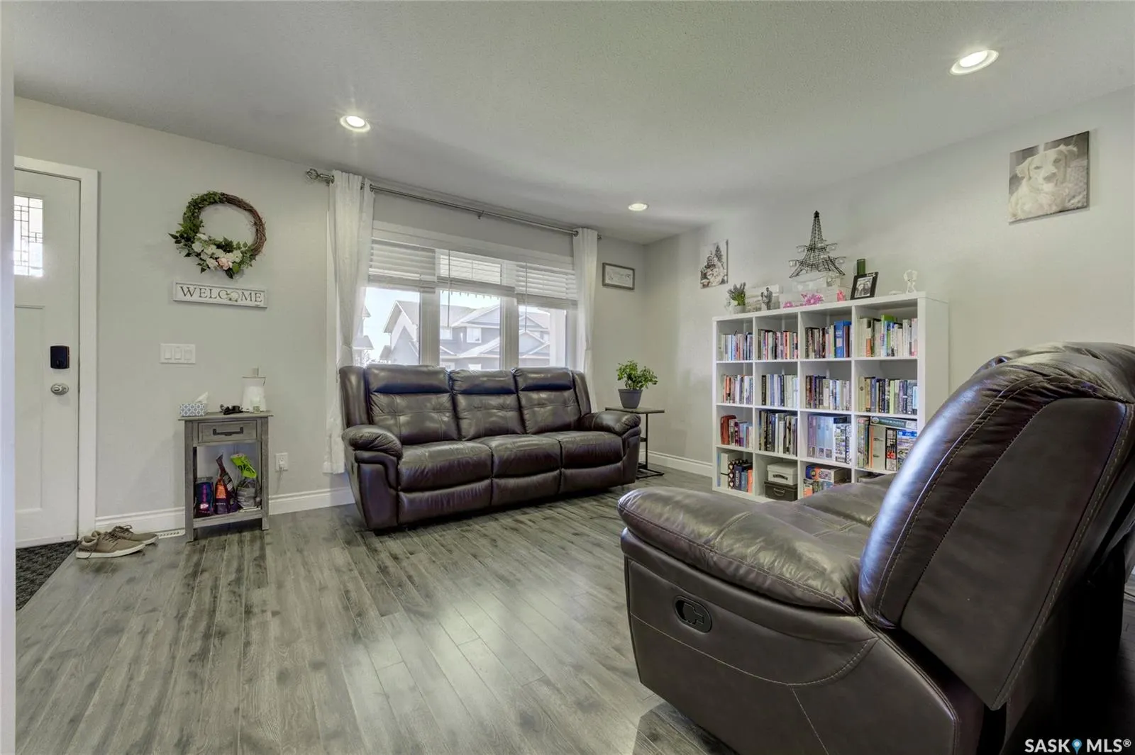 416 Redwood CRESCENT