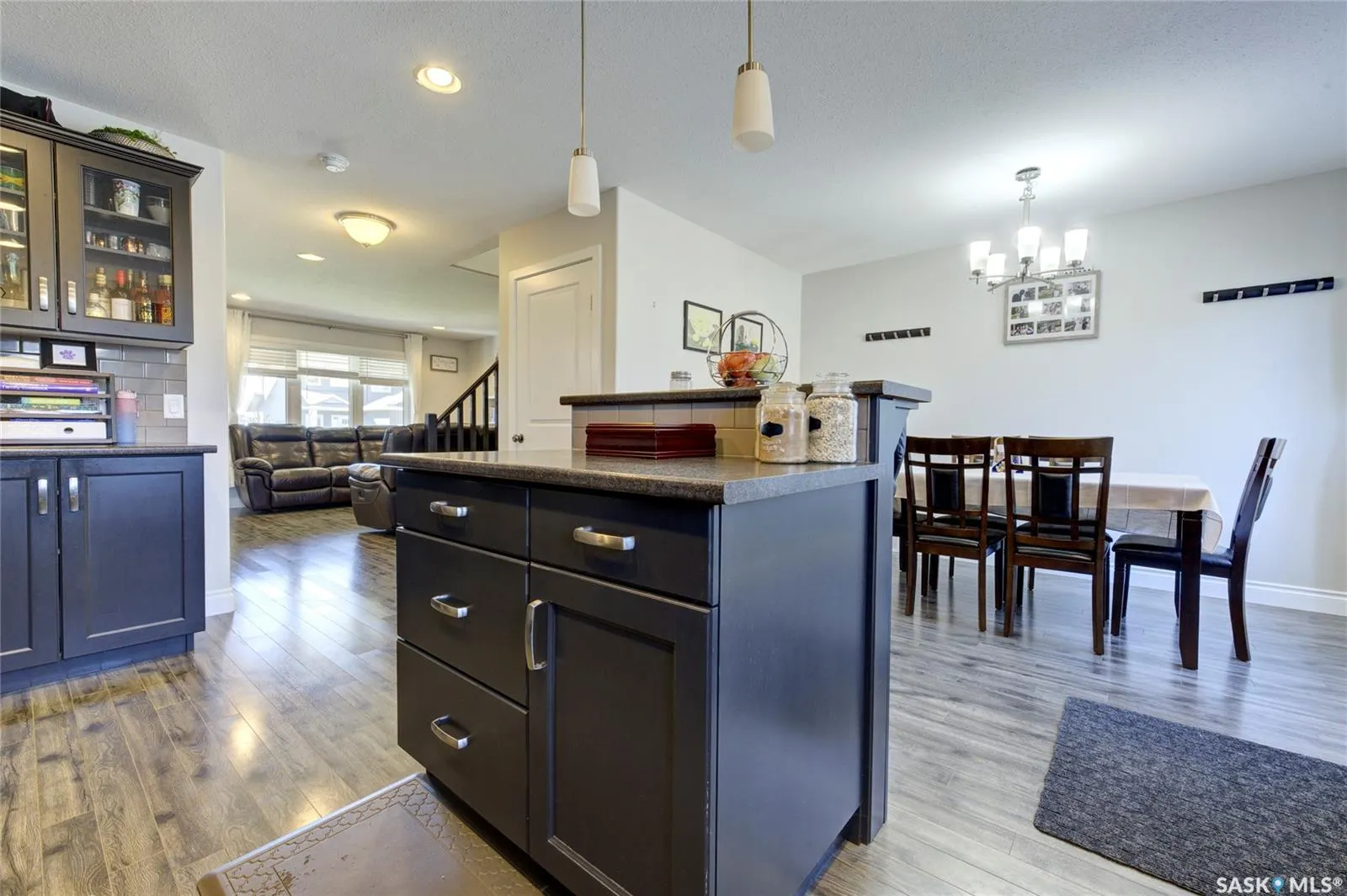 416 Redwood CRESCENT