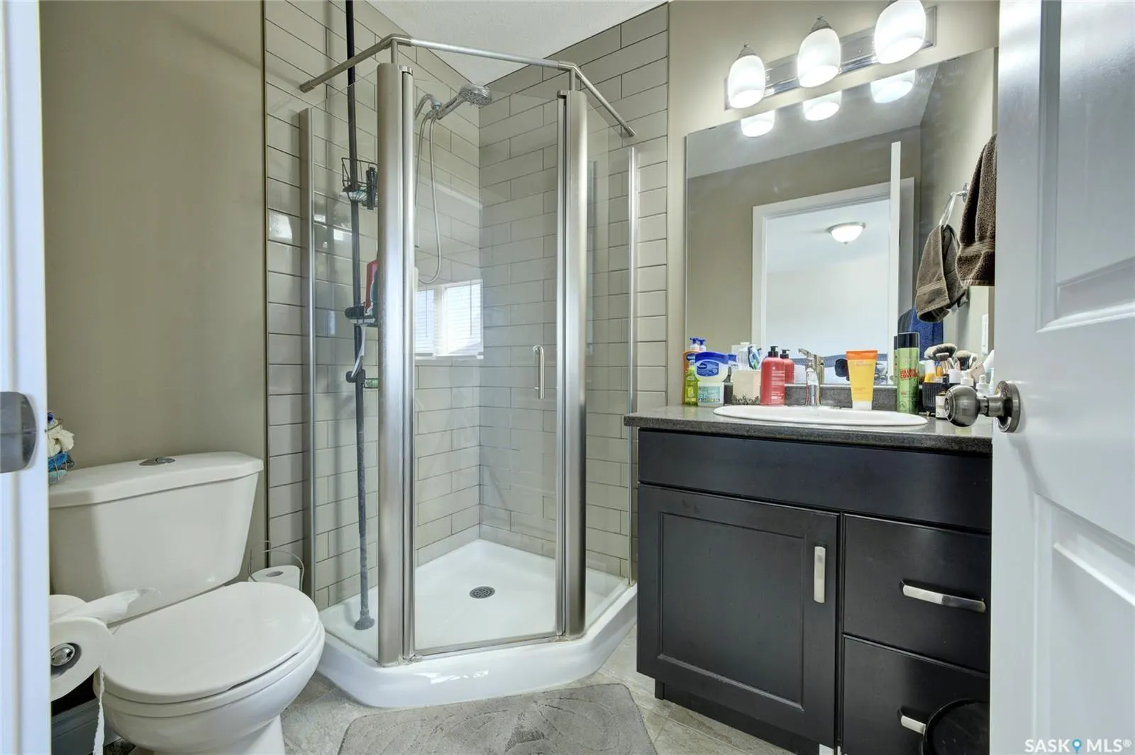 416 Redwood CRESCENT