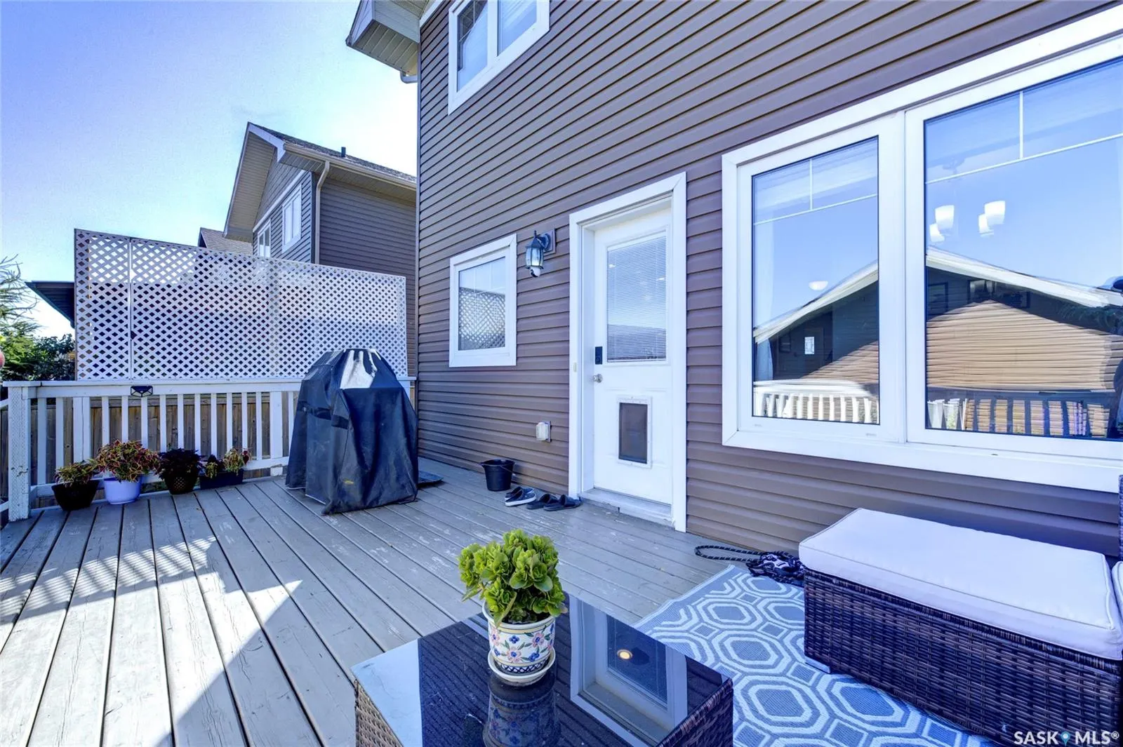 416 Redwood CRESCENT