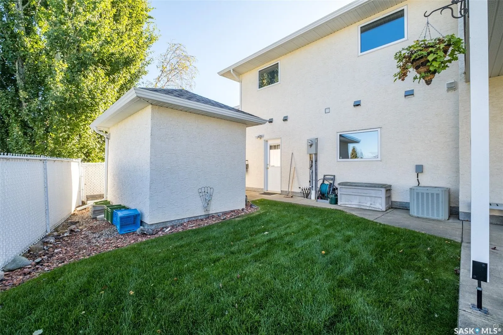 670 Aaron DRIVE