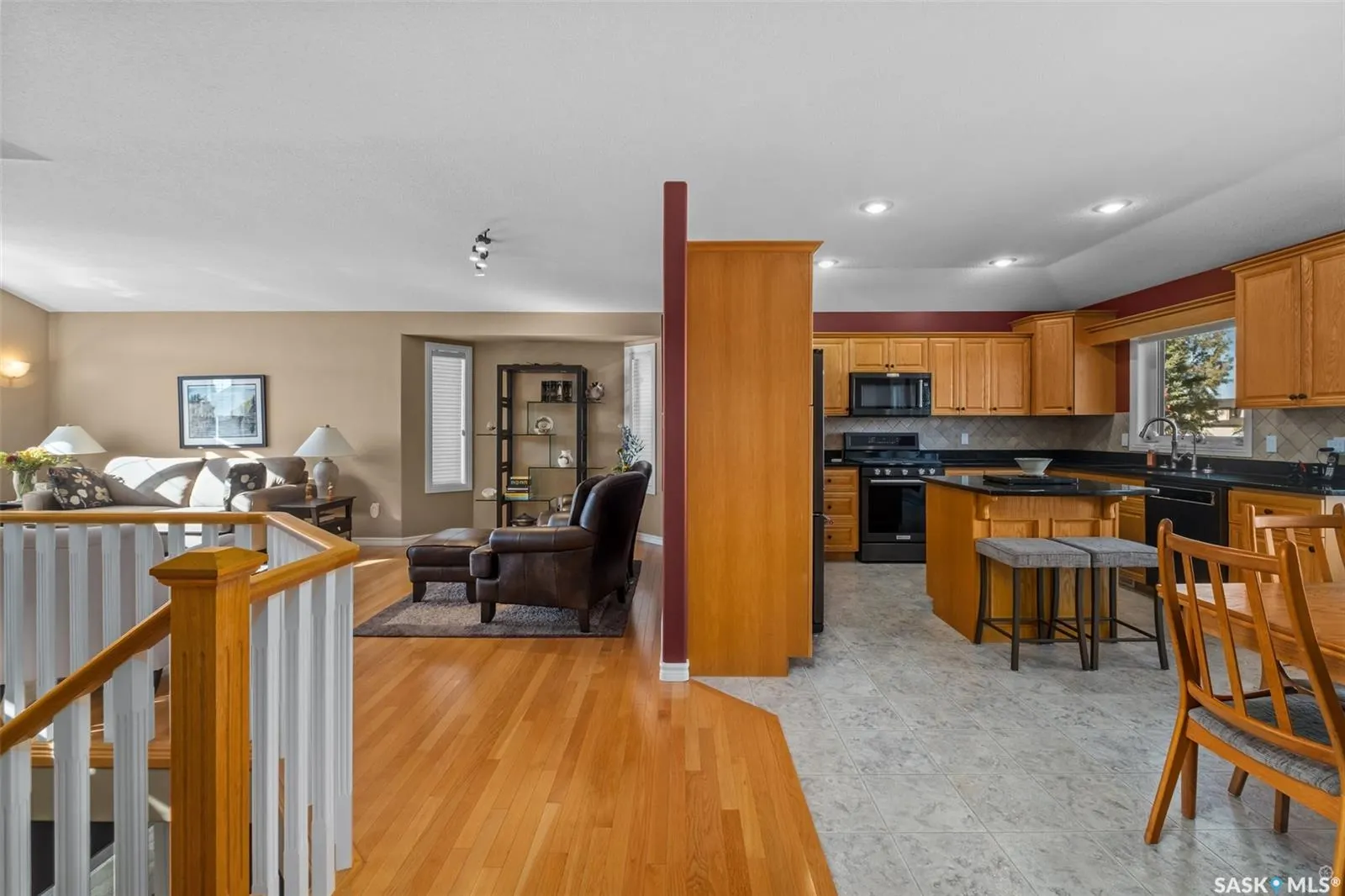 670 Aaron DRIVE