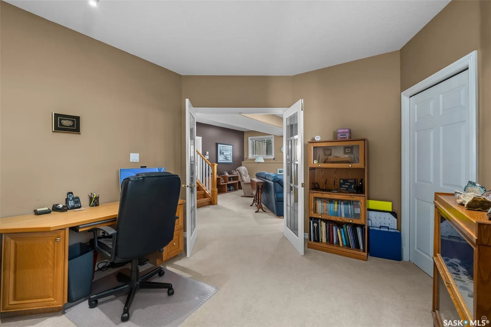 670 Aaron DRIVE