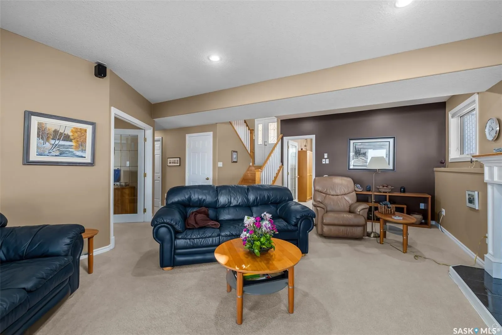 670 Aaron DRIVE