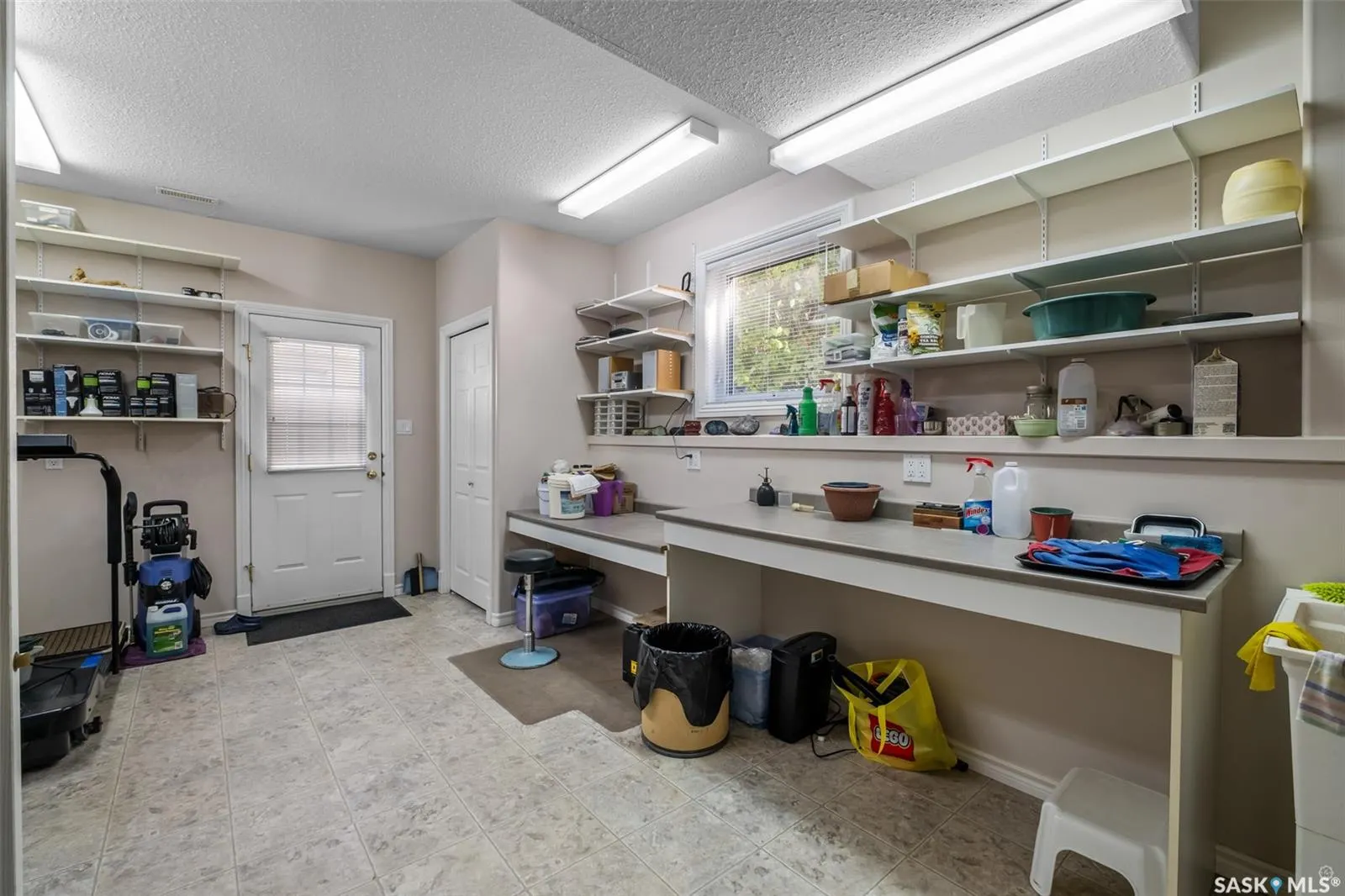 670 Aaron DRIVE