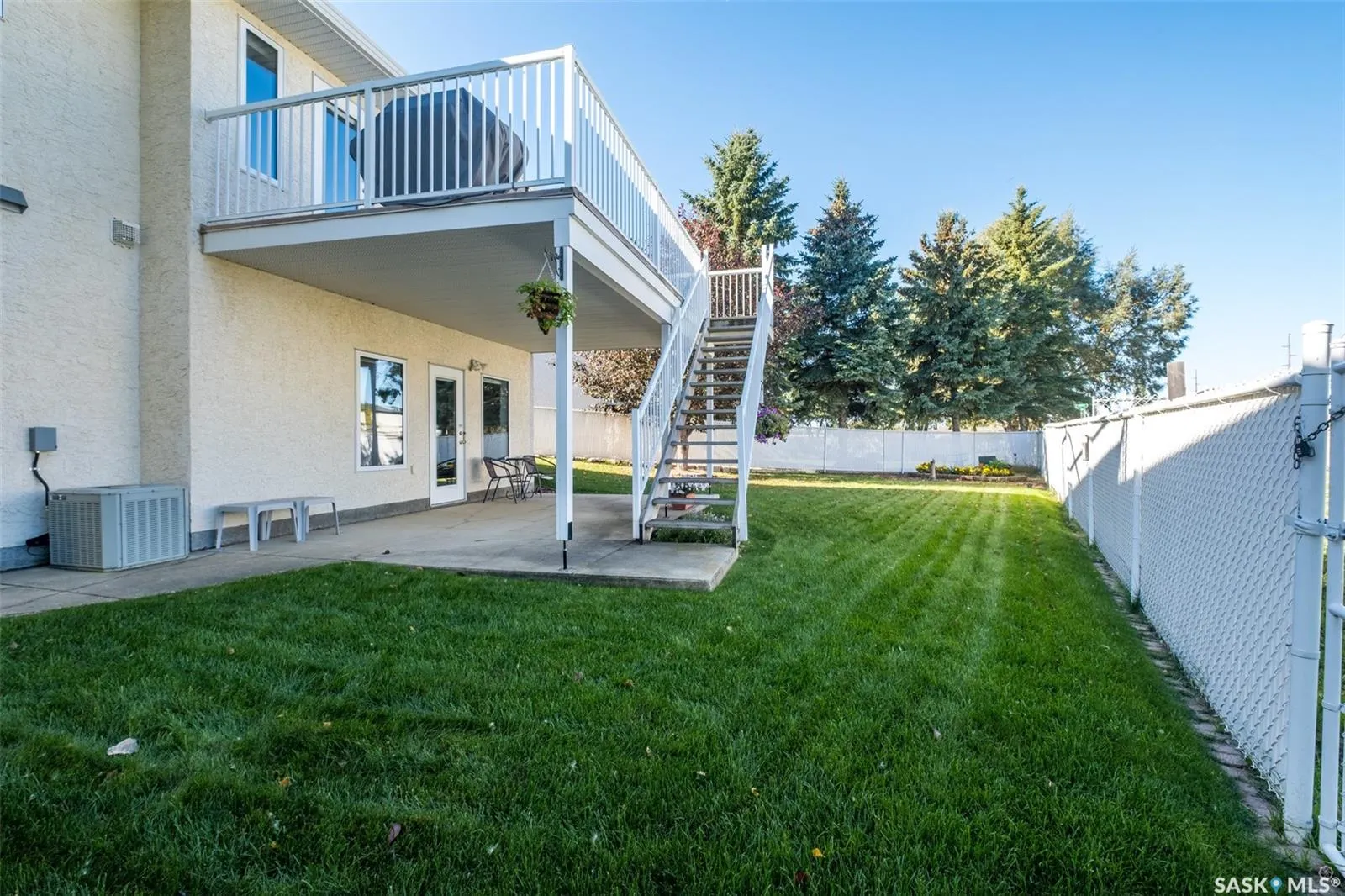 670 Aaron DRIVE