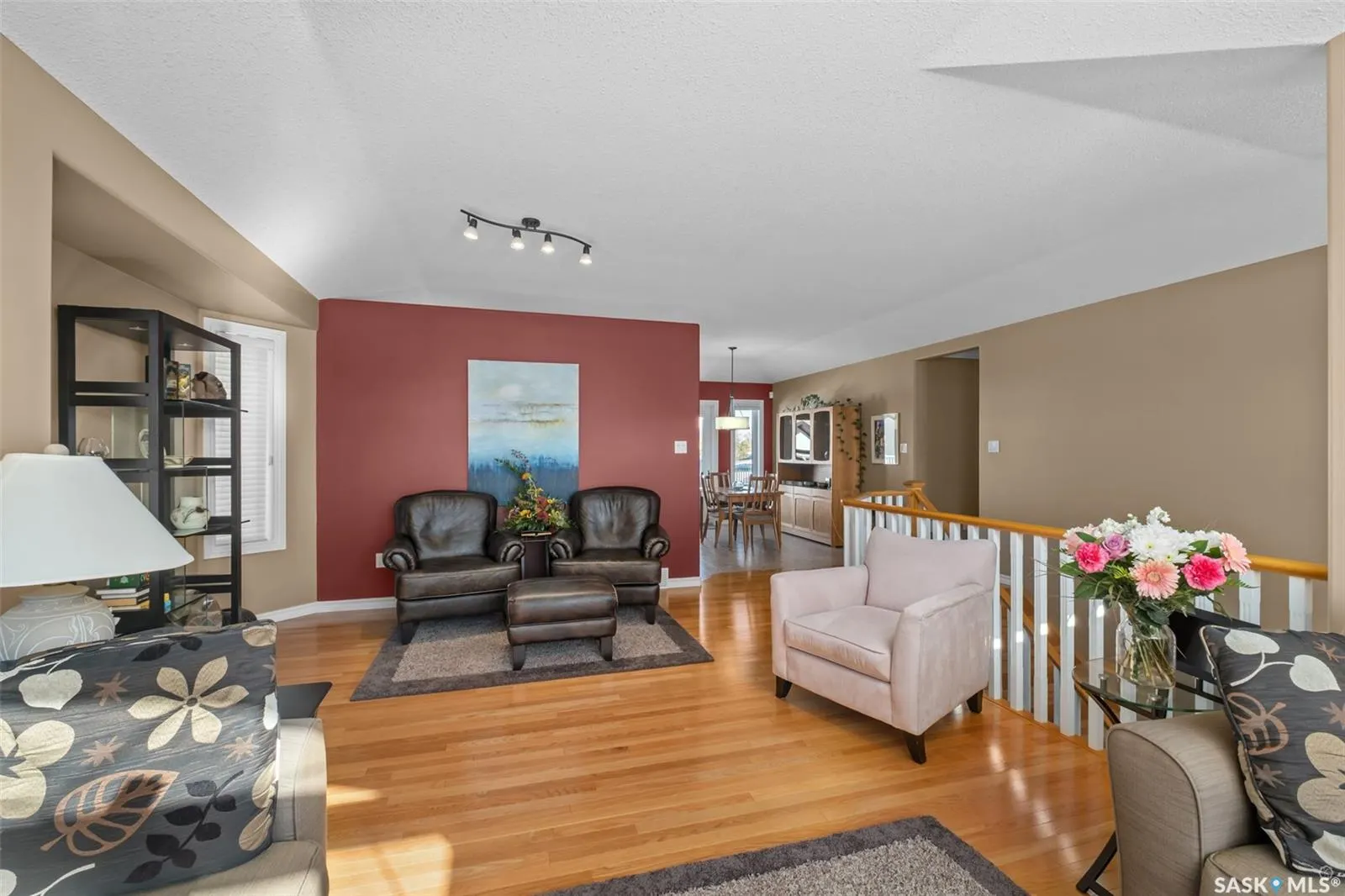 670 Aaron DRIVE