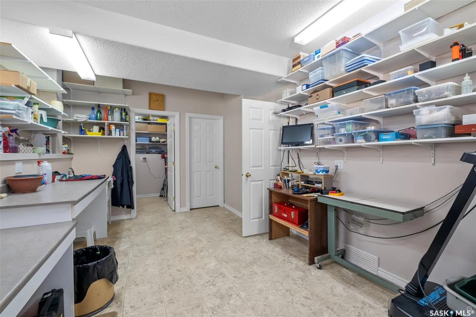 670 Aaron DRIVE